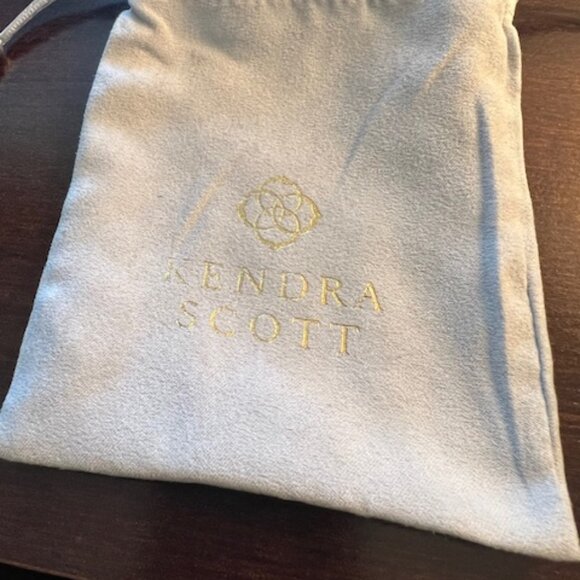 KENDRA SCOTT EARRINGS JOELLE HOOP Yellow GOLD tone and WHITE CRYSTAL - Picture 6 of 6